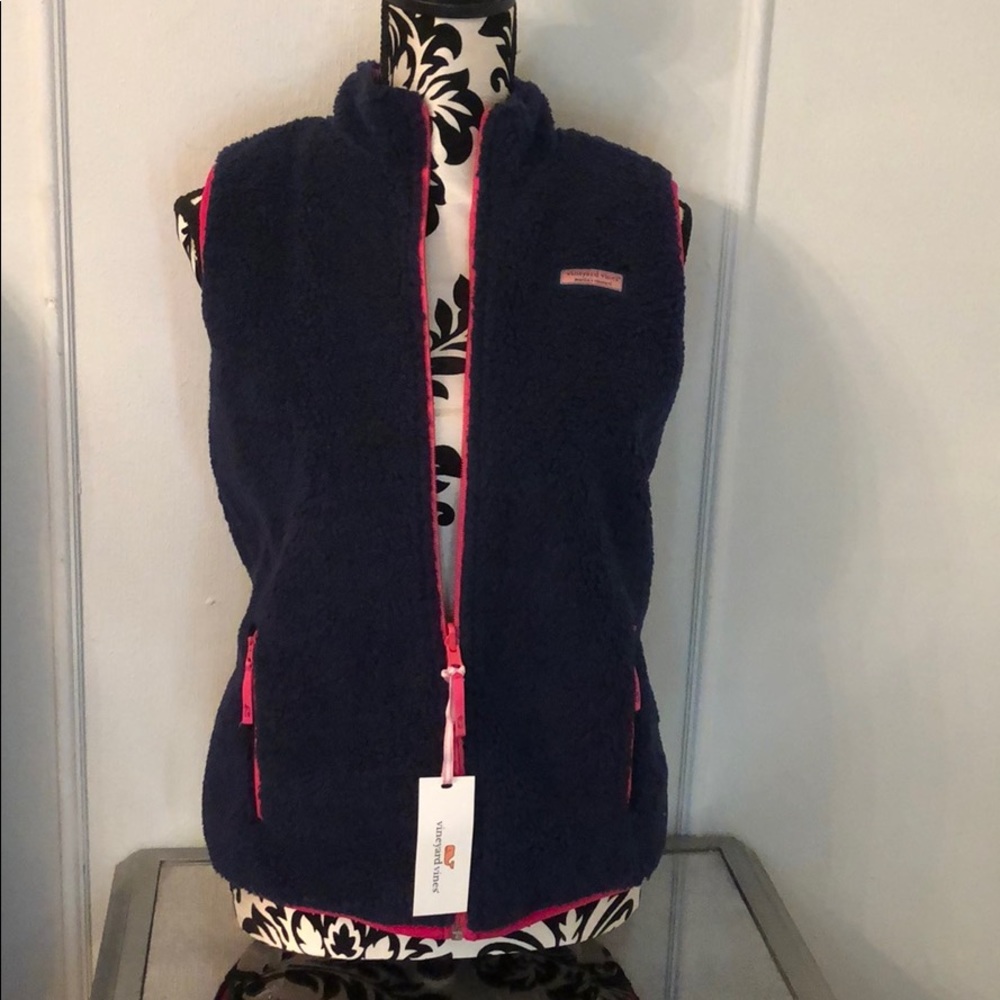 Vineyard vines girls reversible Sherpa vest